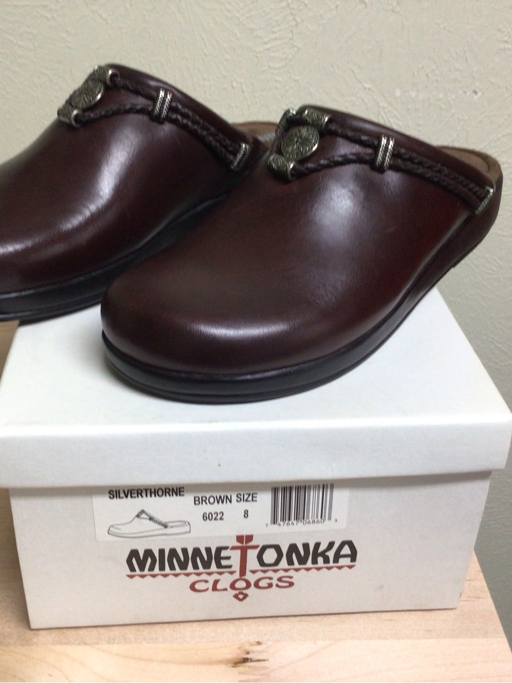 Minnetonka Brown Leather Slip-on shoe with Braided Strap. - Picture 4 of 9